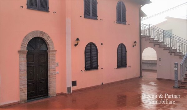 casa semindipendente in vendita a Castiglione del Lago in zona Porto
