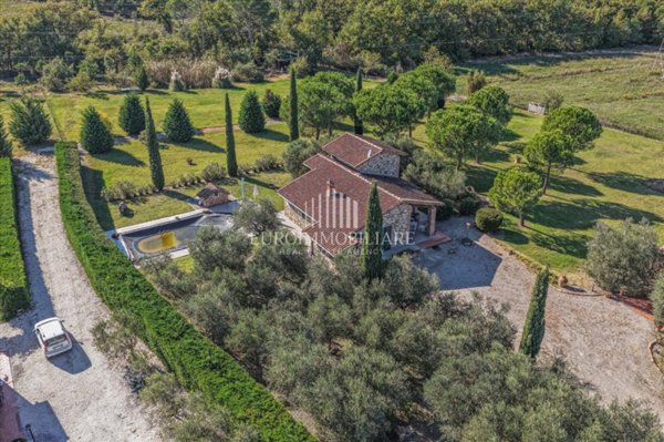 casa indipendente in vendita a Castiglione del Lago