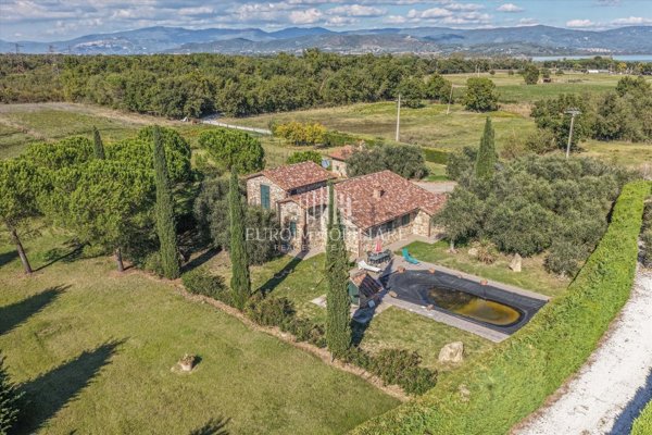 casa indipendente in vendita a Castiglione del Lago