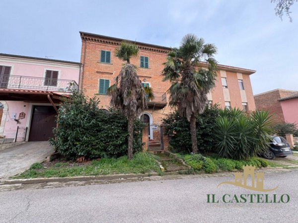 casa indipendente in vendita a Castiglione del Lago