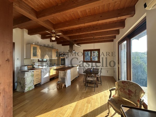 casa indipendente in vendita a Castiglione del Lago