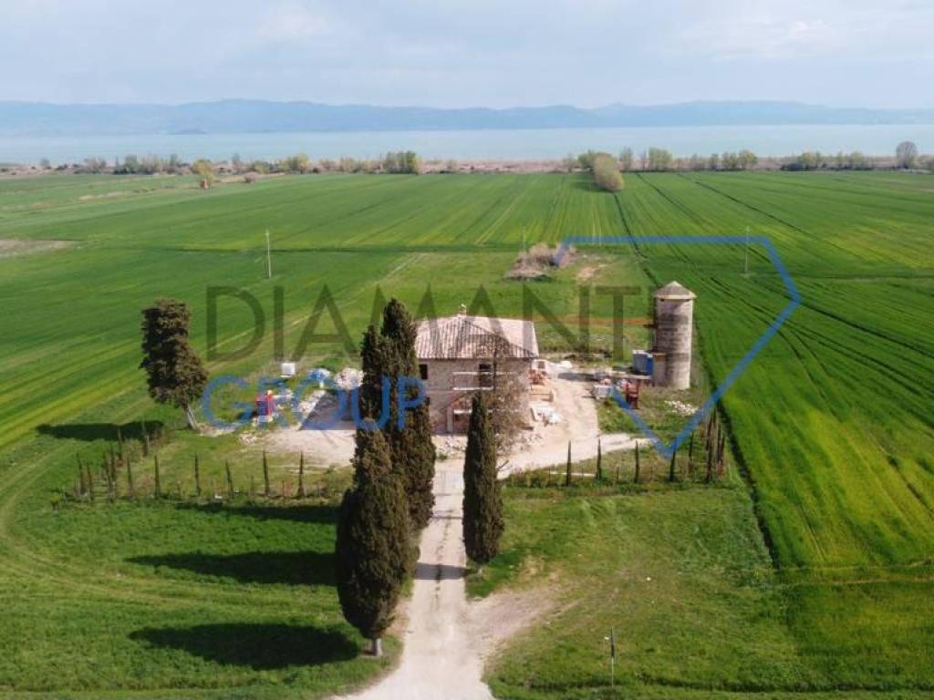 casa indipendente in vendita a Castiglione del Lago