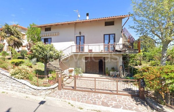 casa indipendente in vendita a Castiglione del Lago in zona Villastrada