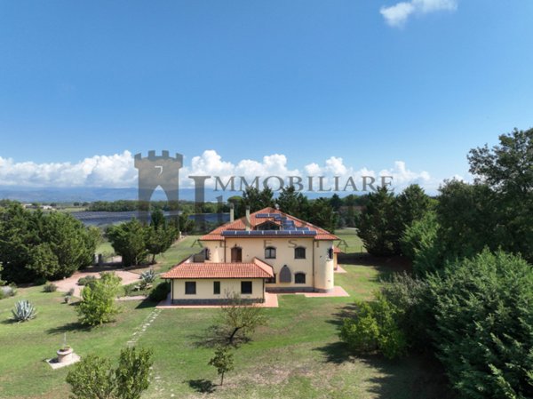 villa in vendita a Castiglione del Lago