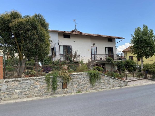 casa indipendente in vendita a Castiglione del Lago in zona Villastrada