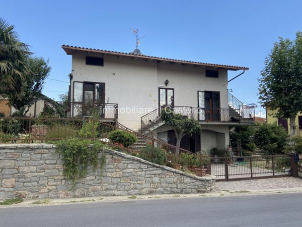 casa indipendente in vendita a Castiglione del Lago in zona Villastrada