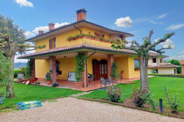casa indipendente in vendita a Castiglione del Lago in zona Macchie