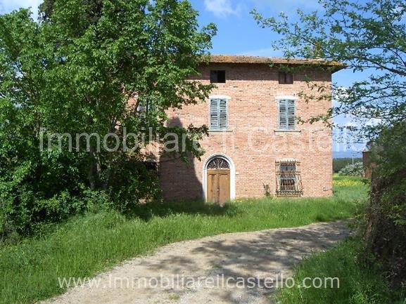 casa indipendente in vendita a Castiglione del Lago in zona Piana