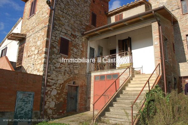 casa indipendente in vendita a Castiglione del Lago
