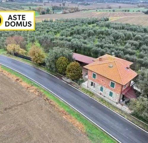 casa indipendente in vendita a Castiglione del Lago
