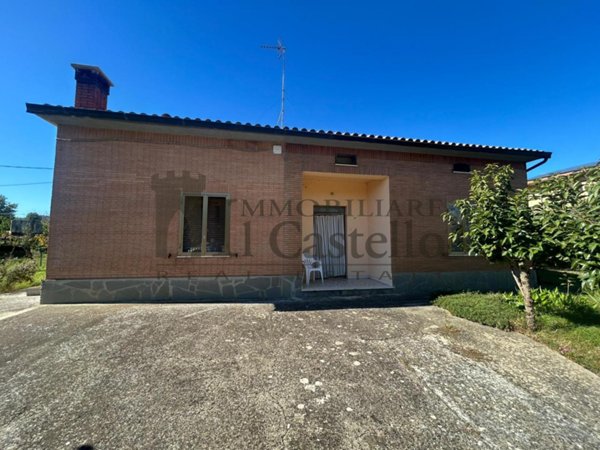 casa indipendente in vendita a Castiglione del Lago