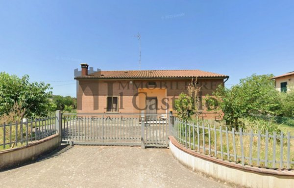 casa indipendente in vendita a Castiglione del Lago