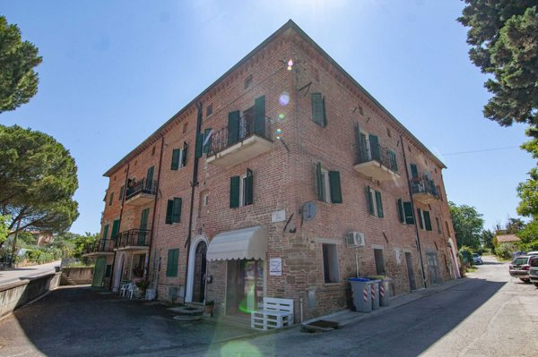 casa indipendente in vendita a Castiglione del Lago in zona Macchie