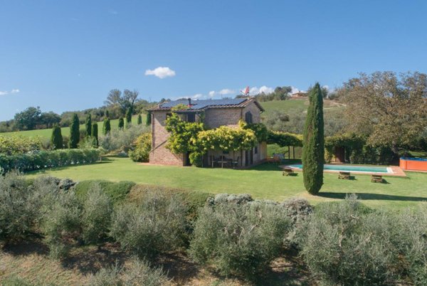 casale in vendita a Castiglione del Lago