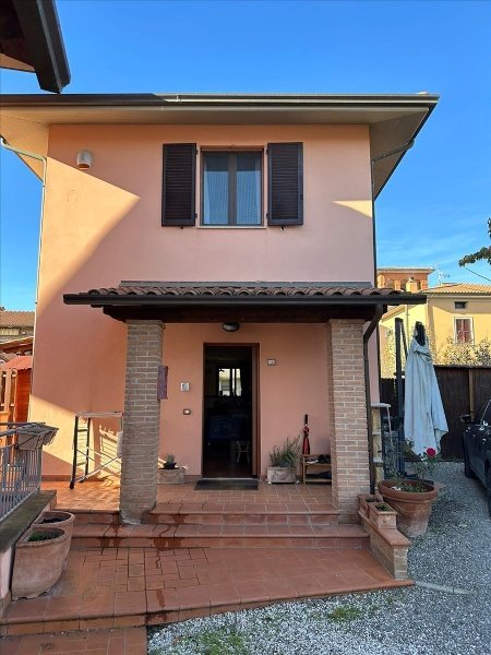 casa indipendente in vendita a Castiglione del Lago