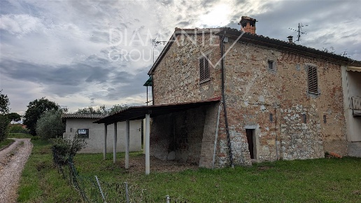 casa indipendente in vendita a Castiglione del Lago