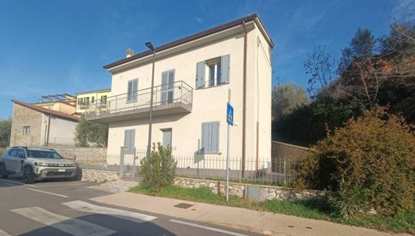 casa indipendente in vendita a Castiglione del Lago