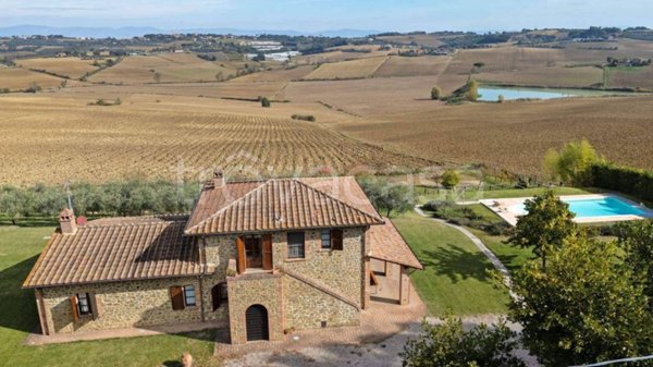 casa indipendente in vendita a Castiglione del Lago