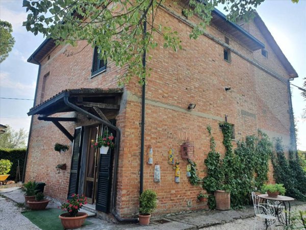 casa indipendente in vendita a Castiglione del Lago