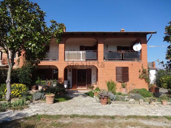 casa indipendente in vendita a Castiglione del Lago