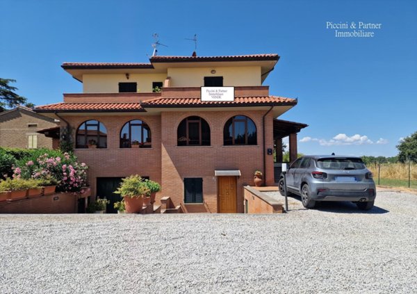 casa indipendente in vendita a Castiglione del Lago in zona Panicarola