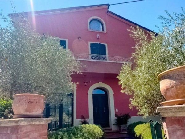 casa indipendente in vendita a Castiglione del Lago in zona Vaiano