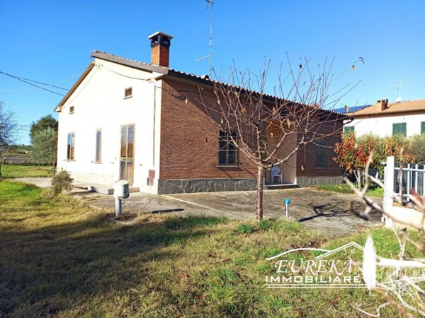 casa indipendente in vendita a Castiglione del Lago
