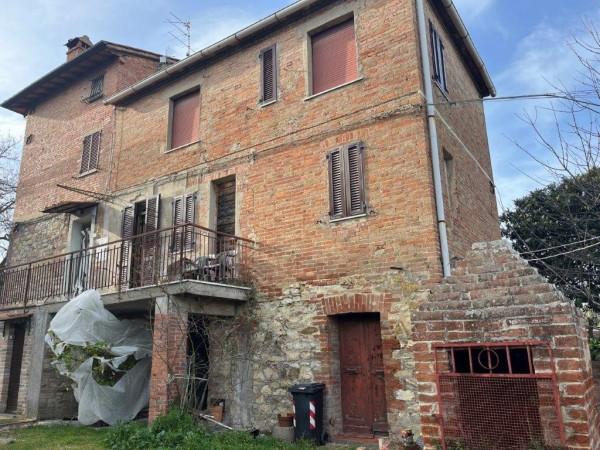 casa indipendente in vendita a Castiglione del Lago