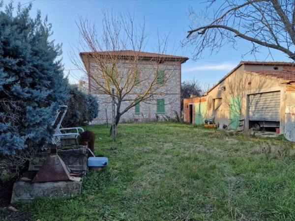 casa indipendente in vendita a Castiglione del Lago in zona Panicarola