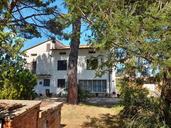casa indipendente in vendita a Castiglione del Lago