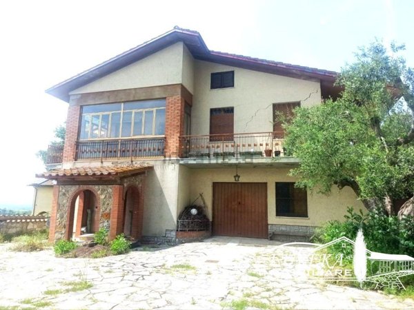 casa indipendente in vendita a Castiglione del Lago