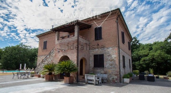 casale in vendita a Castiglione del Lago