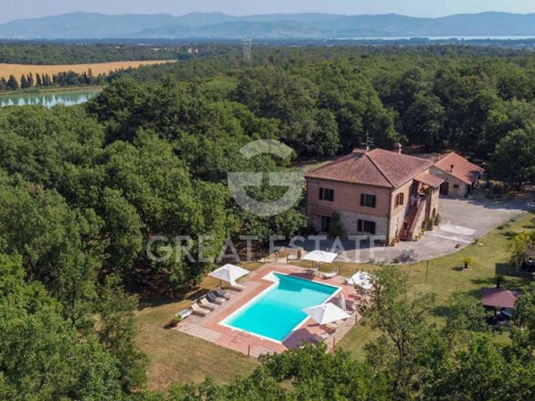 casa indipendente in vendita a Castiglione del Lago