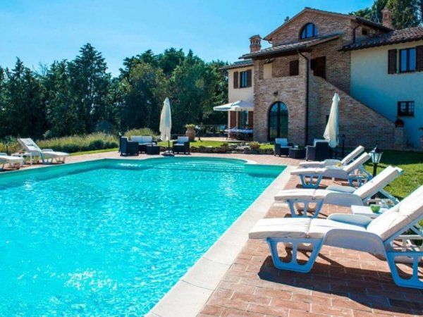 villa in vendita a Castiglione del Lago