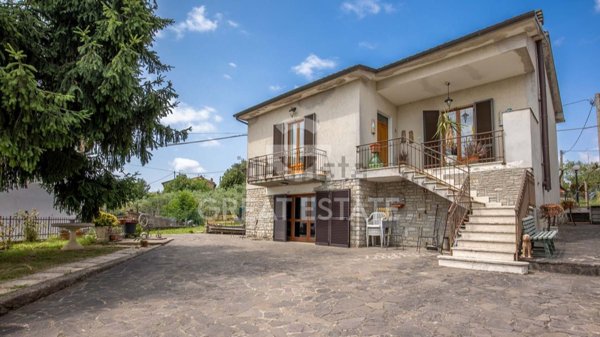 casa indipendente in vendita a Castiglione del Lago