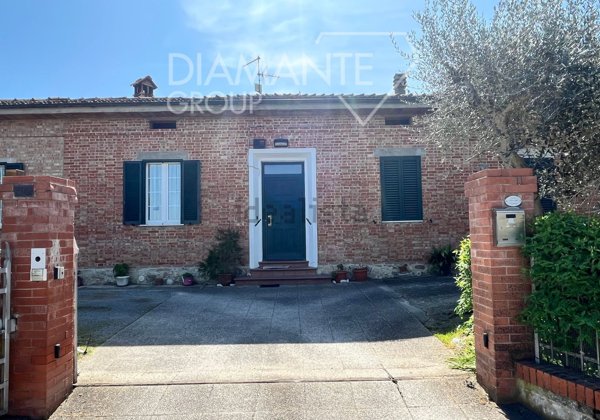 casa indipendente in vendita a Castiglione del Lago