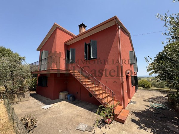 casa indipendente in vendita a Castiglione del Lago in zona Vaiano