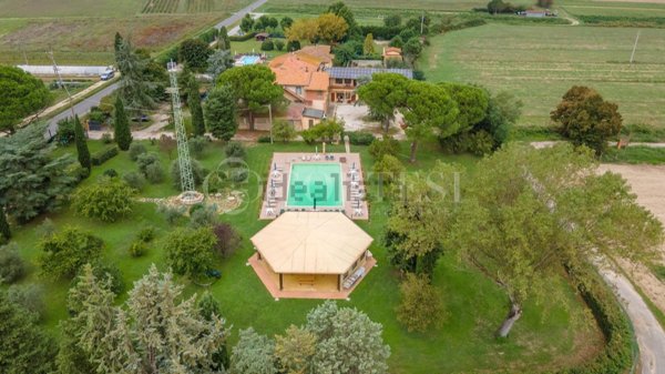 casa indipendente in vendita a Castiglione del Lago