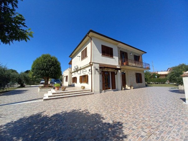 casa indipendente in vendita a Castiglione del Lago