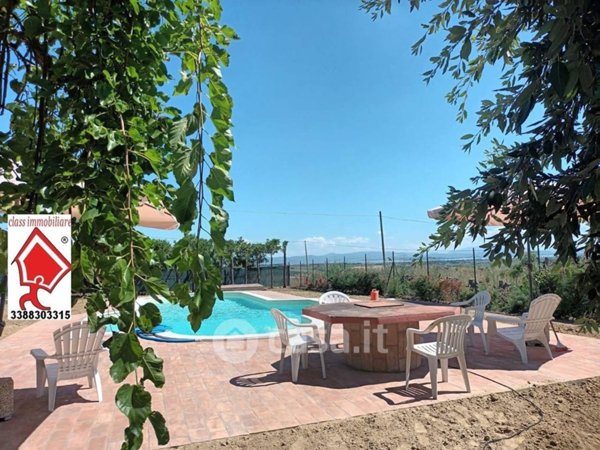 casa indipendente in vendita a Castiglione del Lago