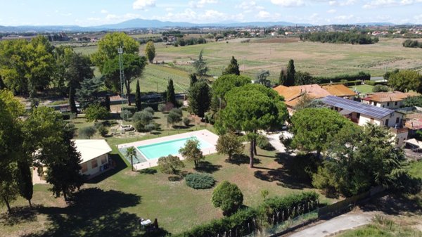 casa indipendente in vendita a Castiglione del Lago