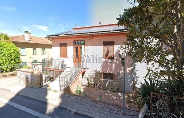 casa indipendente in vendita a Castiglione del Lago in zona Villastrada