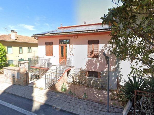 casa indipendente in vendita a Castiglione del Lago in zona Villastrada