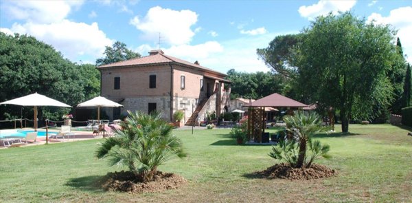 casale in vendita a Castiglione del Lago