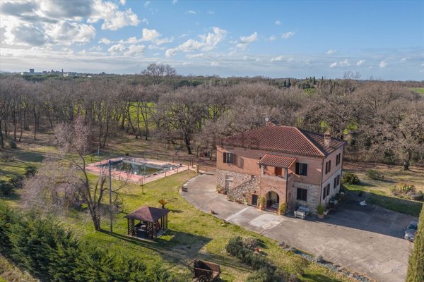 casale in vendita a Castiglione del Lago