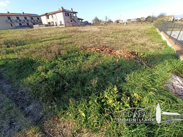 terreno edificabile in vendita a Castiglione del Lago