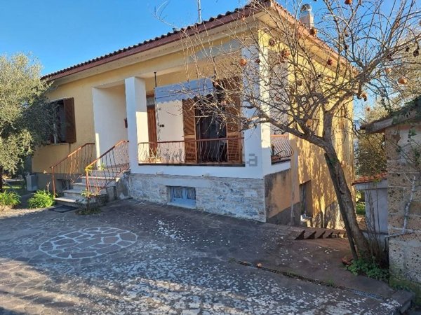 casa indipendente in vendita a Castiglione del Lago