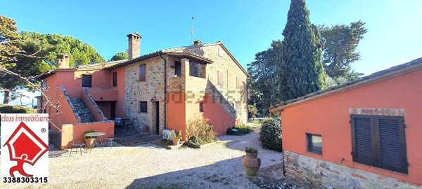 casale in vendita a Castiglione del Lago