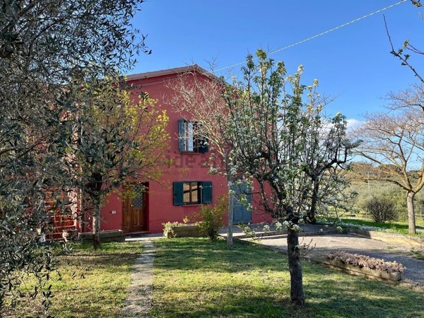 casa indipendente in vendita a Castiglione del Lago in zona Vaiano