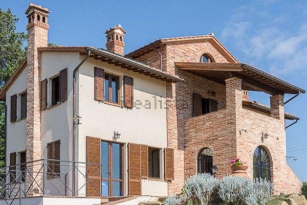 casa indipendente in vendita a Castiglione del Lago